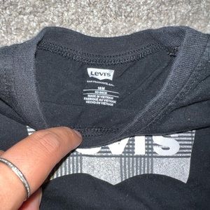 Like New 18M Levi’s Short set